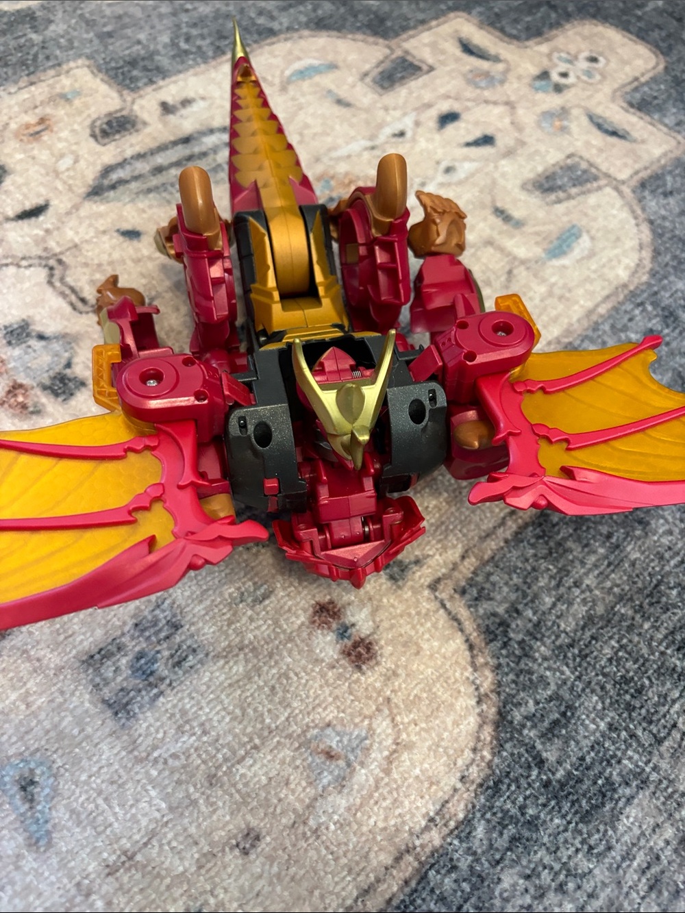 Bakugan dragon, like new! Red & Gold Transforming Dragon Toy
